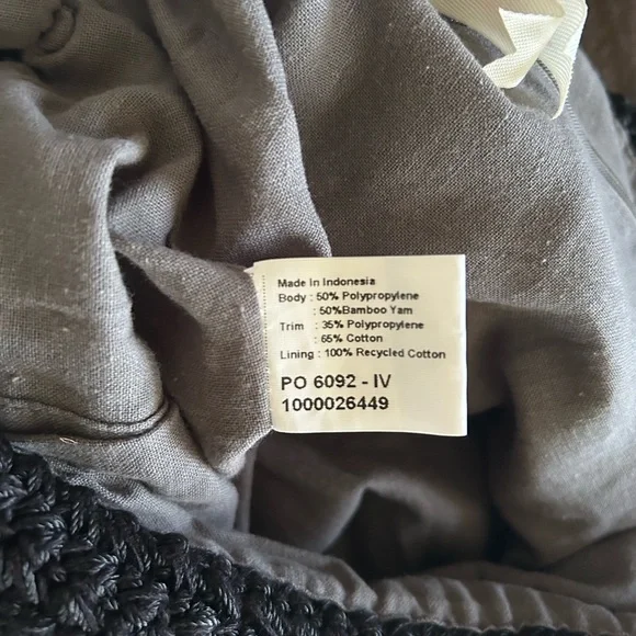 Vintage Sakroots Indio Hobo Bag, Black, Like New Condition - Picture 10 of 10